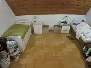Camsoda Live Sex Cam of voyeurcam-julmodels-greybed-3