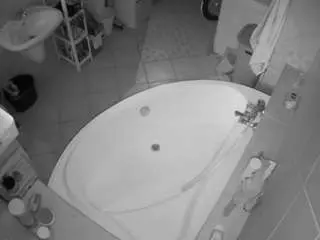 Camsoda Adult Webcam of voyeurcam-julmodels-bath-1st-1