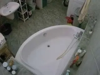 Camsoda Sex Chat of voyeurcam-julmodels-bath-1st-1