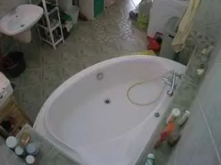 Camsoda Adult Webcam of voyeurcam-julmodels-bath-1st-1