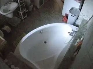 Camsoda Adult Webcams of voyeurcam-julmodels-bath-1st-1