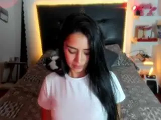 Camsoda Nude Webcam of angela-martina