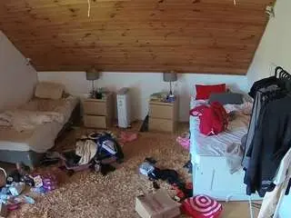 Camsoda Live Sex of voyeurcam-julmodels-whitebed-3