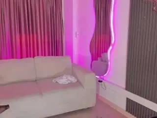 Camsoda Adult Webcam of leah-grey