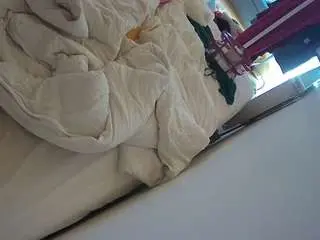 Camsoda Free Porn Cam of voyeurcam-julmodels-whitebed-4