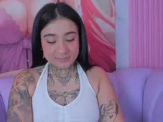 Camsoda Nude Webcam of adri-tatto