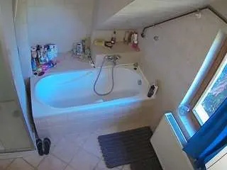Camsoda Live Porn of voyeurcam-julmodels-bath-2nd-1