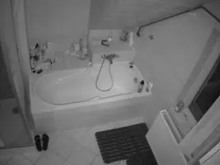 Camsoda Adult Webcams of voyeurcam-julmodels-bath-2nd-1