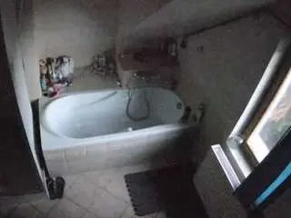 Camsoda Free Porn Cam of voyeurcam-julmodels-bath-2nd-1