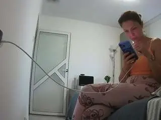 Camsoda Live Sex Cam of voyeurcam-charmhellen-kitchen