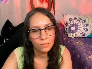 Camsoda Watch Live Sex Cams of naih-reyes