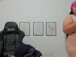 Camsoda Free Porn Cam of andrea-curvy1