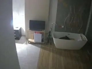 Camsoda Nude Webcam of voyeurcam-casa-salsa-bathroom-4