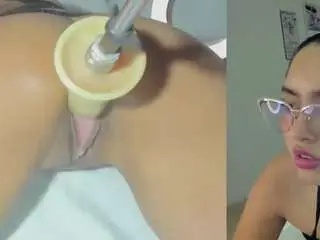 Camsoda Adult Webcams of emily-philip