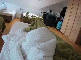 Camsoda Sex Cam of voyeurcam-julmodels-bed-1