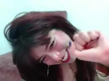 Chaturbate Live Sex Cam of suzzym