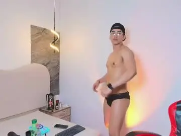Chaturbate Live Sex Cam of tony_foxx1