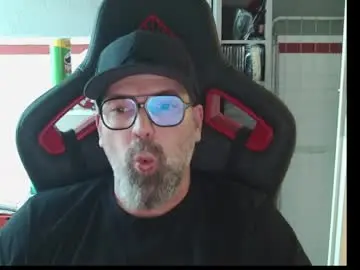 Chaturbate Sex Cam of womenizzeer