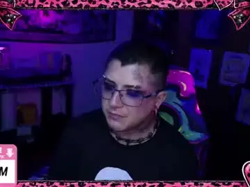 Chaturbate Live Sex Cam of ftmbiggestclit
