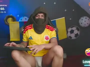 Chaturbate Live Sex Cam of mralpha_latino
