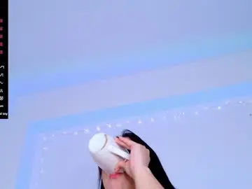 Chaturbate Live Sex Cam of naughtybunnyy_1
