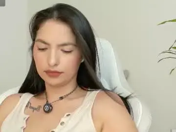 Chaturbate Live Sex Cam of almatease
