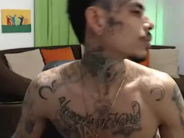 Chaturbate Live Porn of alpha_zom