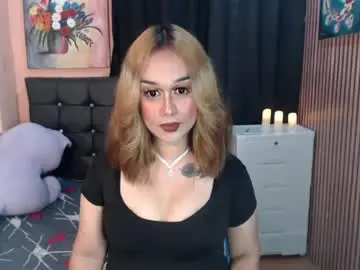 Chaturbate Live Sex Cam of tshotsylvana143