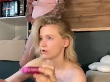 Chaturbate Watch Live Sex Cams of adele_nick2202