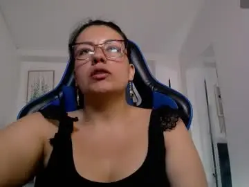 Chaturbate Best live sex cam show of queenrose94