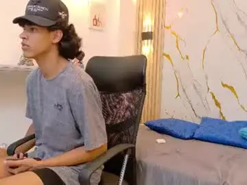 Chaturbate Sex Cam of zayn_fox32