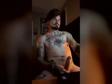 Chaturbate Nude Webcam of dennisman4151