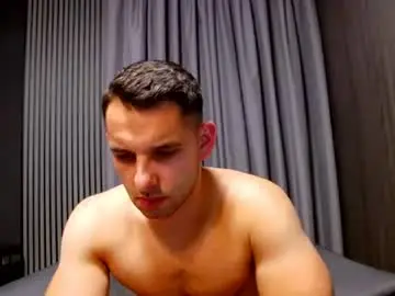 Chaturbate Live Sex Cam of antoniovalentinidiamond