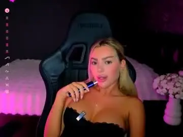 Chaturbate Live Sex Cam of ayla_demir