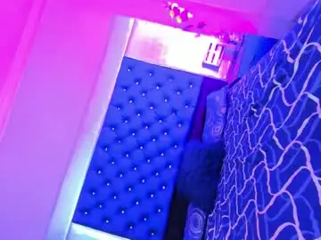 Chaturbate Live Sex Cam of evanllelyne