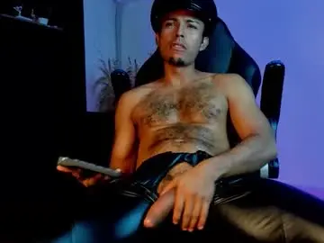 Chaturbate Watch Live Sex Cams of titobell10