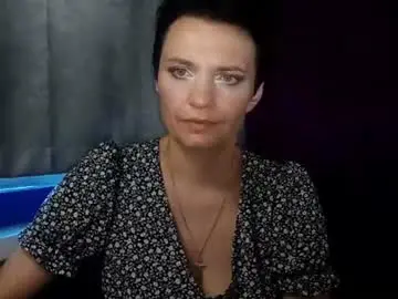 Chaturbate Best live sex cam show of hotmamaqueen234