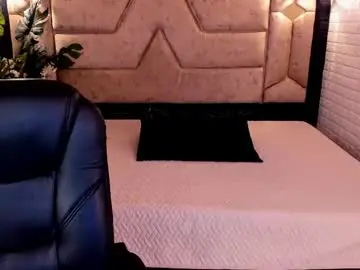 Chaturbate Best live sex cam show of crimson_tati