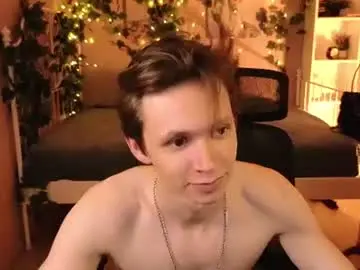 Chaturbate Live Sex Cam of meverik_oushen