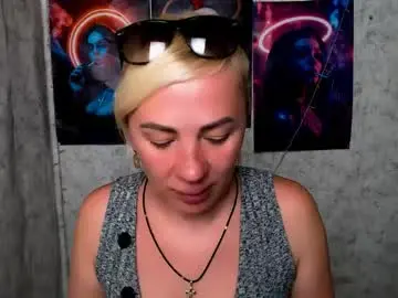 Chaturbate Free Porn Cam of alinafrey_
