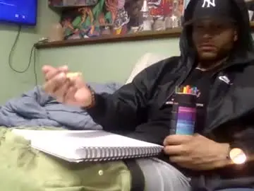 Chaturbate Free Live Porn of bigwalkdog12