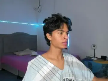 Chaturbate Live Sex Cam of ariel_adan