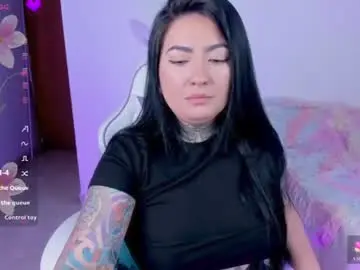 Chaturbate Live Sex Cam of heey_kitty