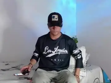 Chaturbate Live Sex Cam of dominic_hanks