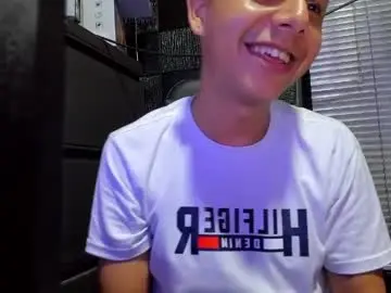 Chaturbate Live Porn of g_lincoln