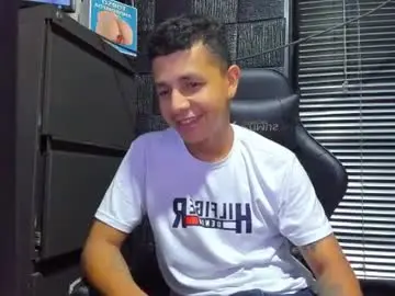 Chaturbate Live Sex Cam of g_lincoln