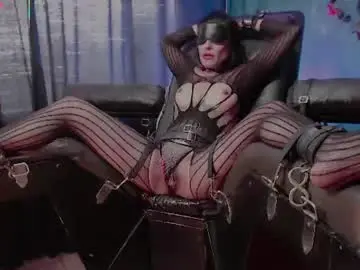 Chaturbate Live Porn of kenllyhot_and_valeriahell