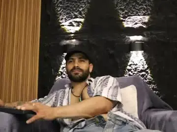 Chaturbate Sex Cam of leo_diaz01