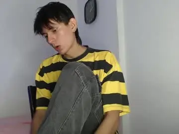 Chaturbate Free Porn Cam of im_davo23