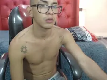 Chaturbate Adult Webcam of maximiliano_hotdevil